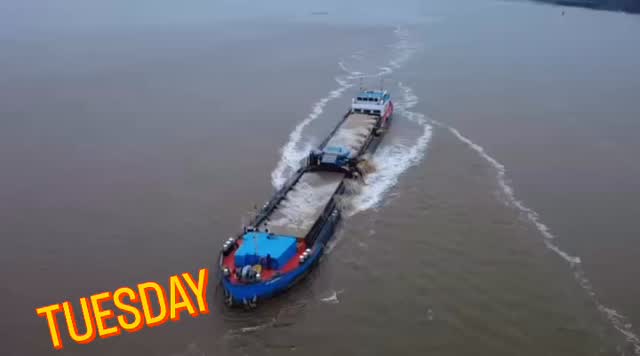 Happy Xmas we are still out grabbing the sand #sandandaggregates #happyxmas🎄